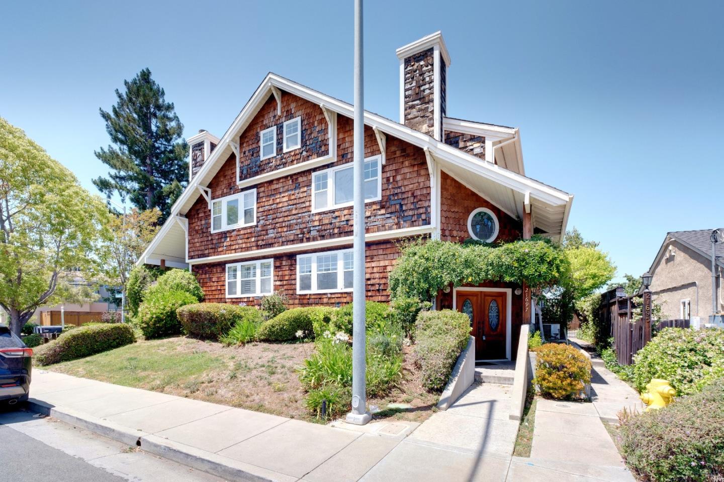 Detail Gallery Image 7 of 43 For 21697 Lomita Ave, Cupertino,  CA 95014 - 2 Beds | 2/1 Baths