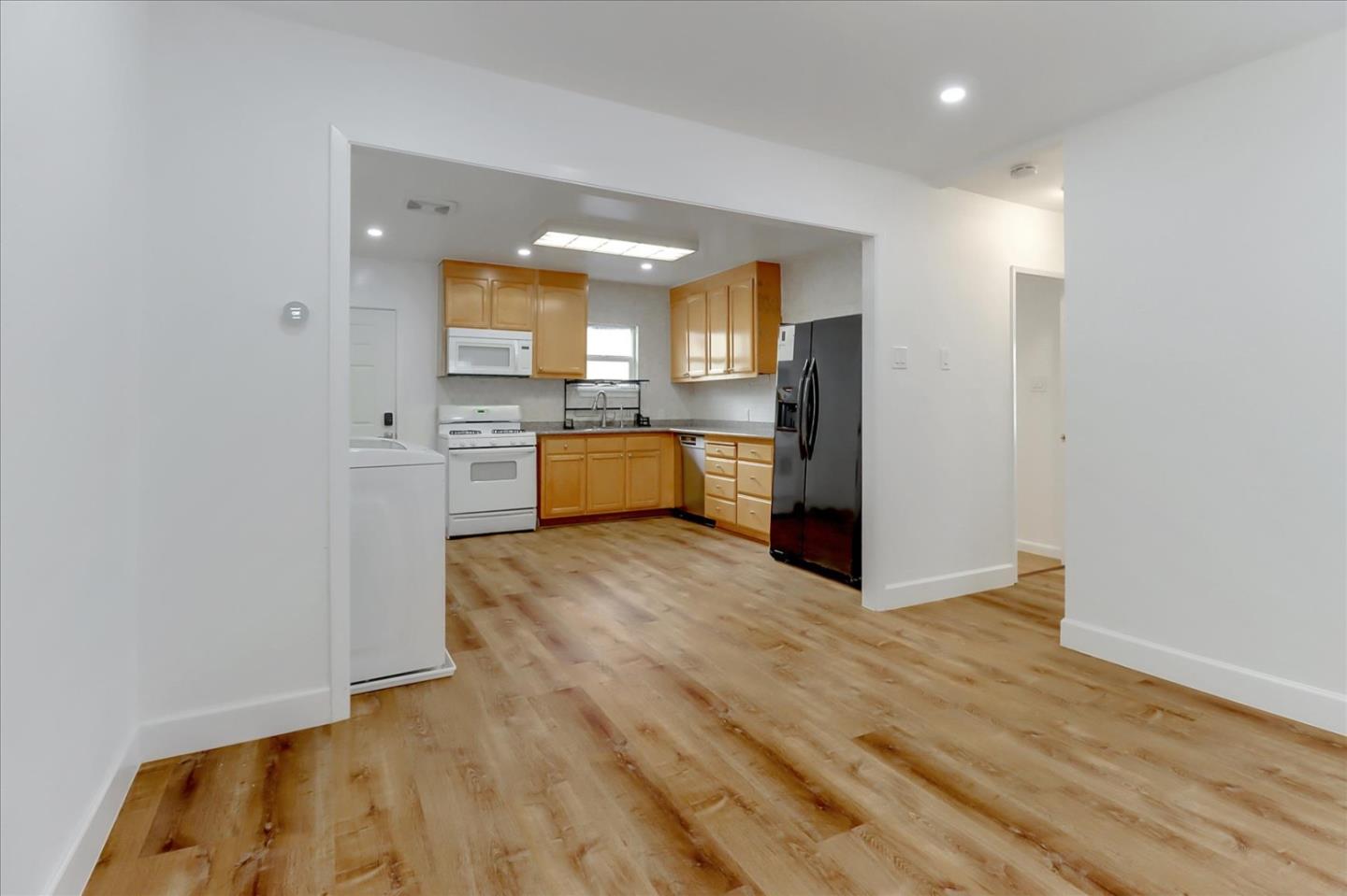 Detail Gallery Image 5 of 19 For 646 N 15th St #2,  San Jose,  CA 95112 - 2 Beds | 1 Baths