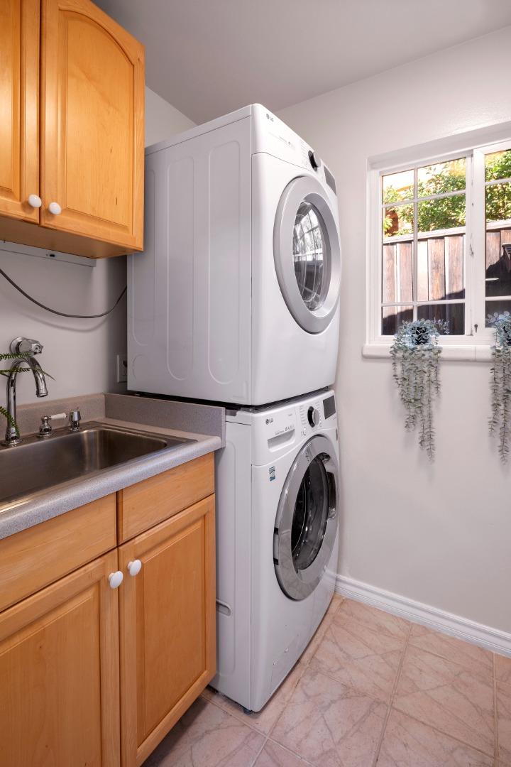 Detail Gallery Image 18 of 30 For 881 Highlands Cir, Los Altos,  CA 94024 - 4 Beds | 2 Baths