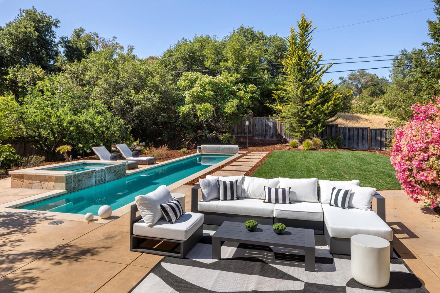 Detail Gallery Image 20 of 30 For 881 Highlands Cir, Los Altos,  CA 94024 - 4 Beds | 2 Baths