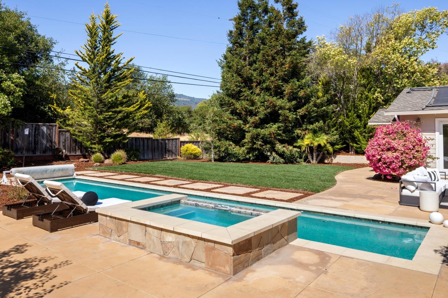 Detail Gallery Image 23 of 30 For 881 Highlands Cir, Los Altos,  CA 94024 - 4 Beds | 2 Baths