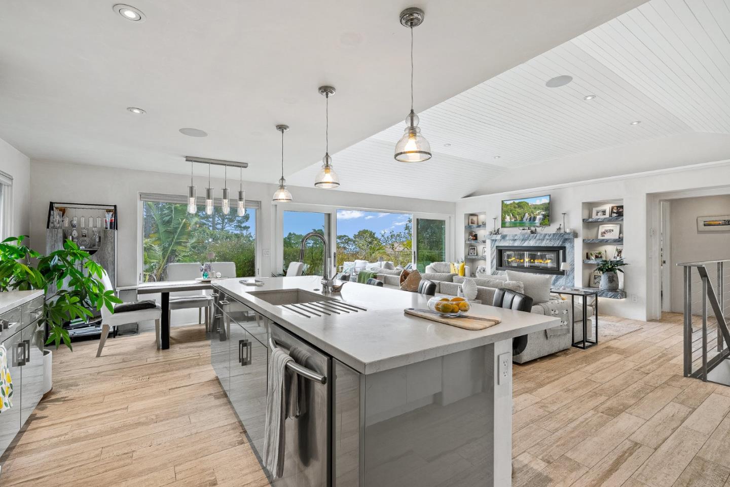 Detail Gallery Image 13 of 43 For 7th 2sw Forest Ave, Carmel,  CA 93921 - 3 Beds | 2 Baths