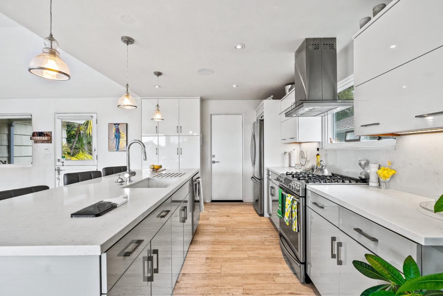 Detail Gallery Image 14 of 43 For 7th 2sw Forest Ave, Carmel,  CA 93921 - 3 Beds | 2 Baths