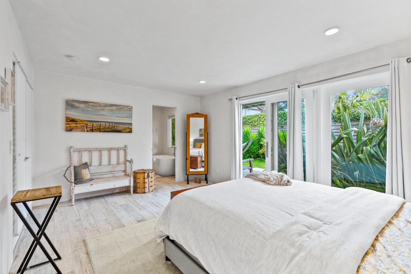 Detail Gallery Image 25 of 43 For 7th 2sw Forest Ave, Carmel,  CA 93921 - 3 Beds | 2 Baths