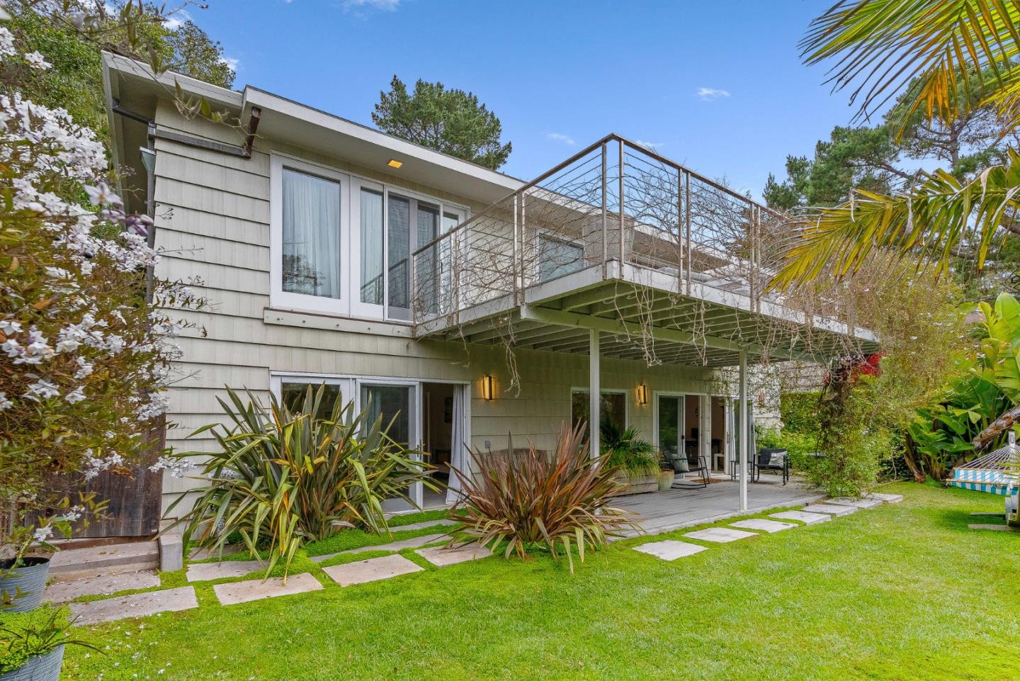 Detail Gallery Image 3 of 43 For 7th 2sw Forest Ave, Carmel,  CA 93921 - 3 Beds | 2 Baths