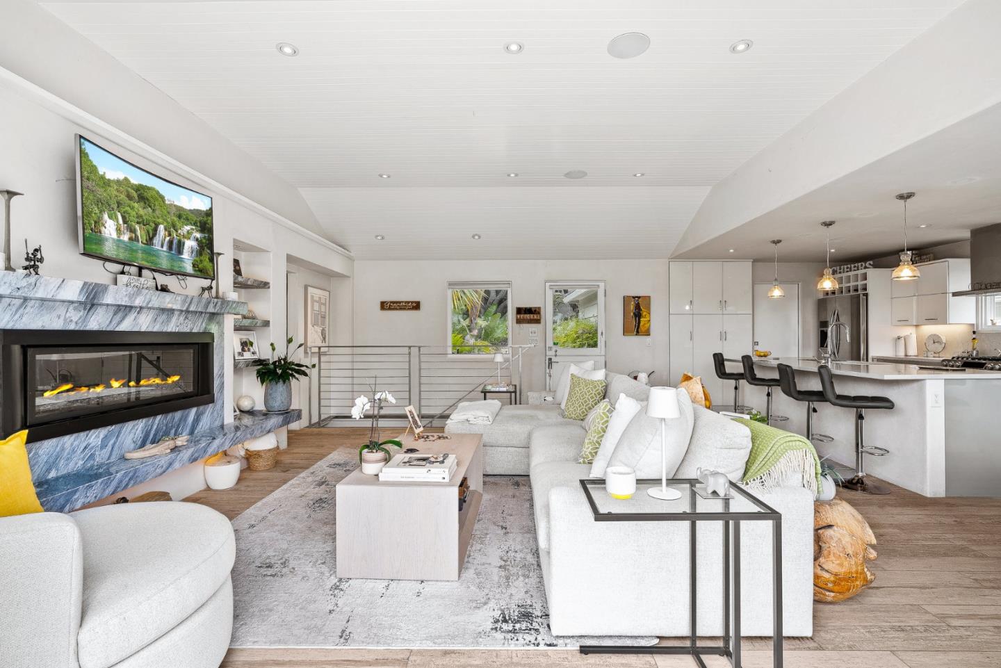 Detail Gallery Image 8 of 43 For 7th 2sw Forest Ave, Carmel,  CA 93921 - 3 Beds | 2 Baths