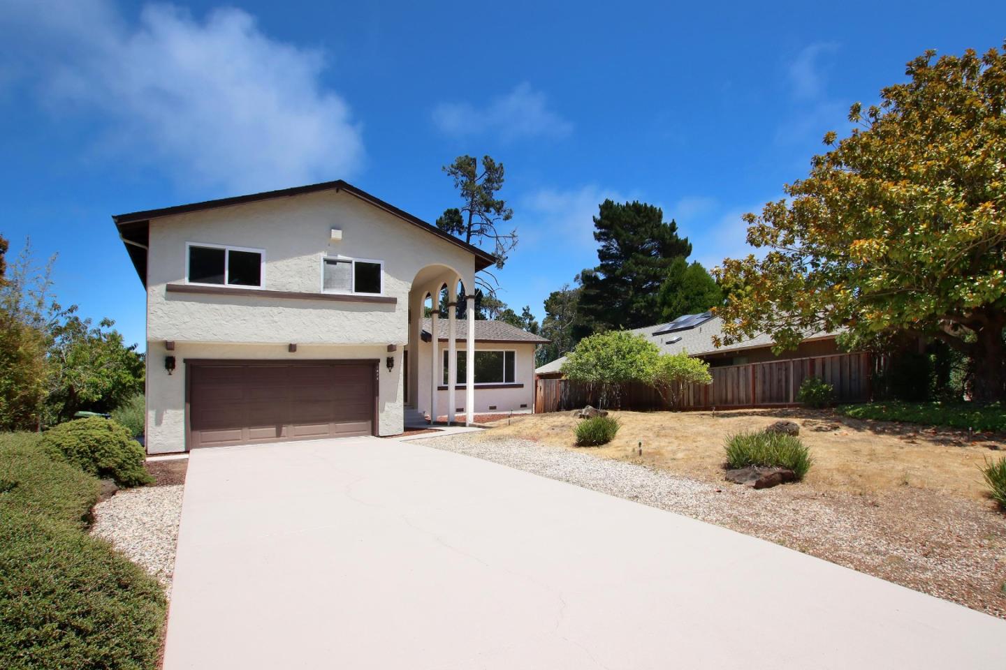 Detail Gallery Image 4 of 43 For 1079 Sumner Ave, Aptos,  CA 95003 - 3 Beds | 2/1 Baths