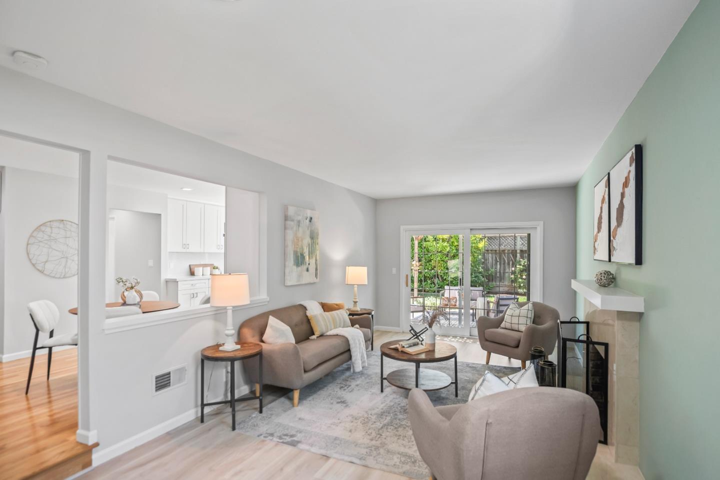 Detail Gallery Image 15 of 35 For 1643 Finch Way, Sunnyvale,  CA 94087 - 4 Beds | 2/1 Baths