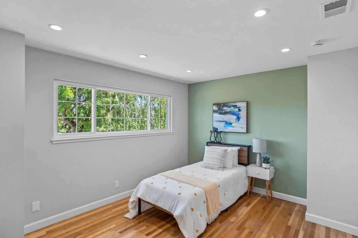 Detail Gallery Image 29 of 35 For 1643 Finch Way, Sunnyvale,  CA 94087 - 4 Beds | 2/1 Baths