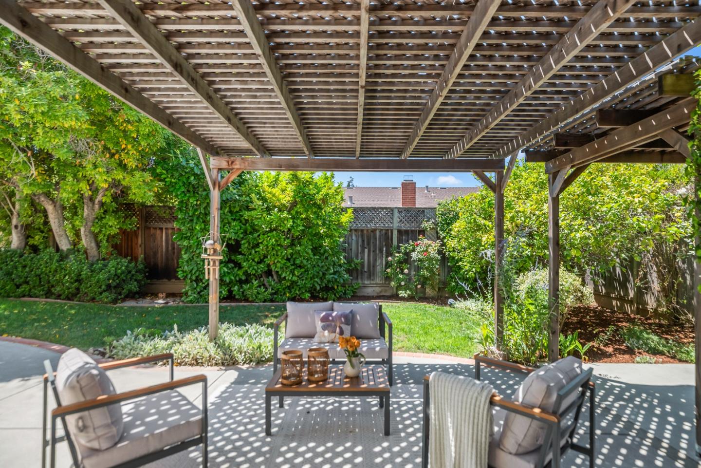 Detail Gallery Image 31 of 35 For 1643 Finch Way, Sunnyvale,  CA 94087 - 4 Beds | 2/1 Baths
