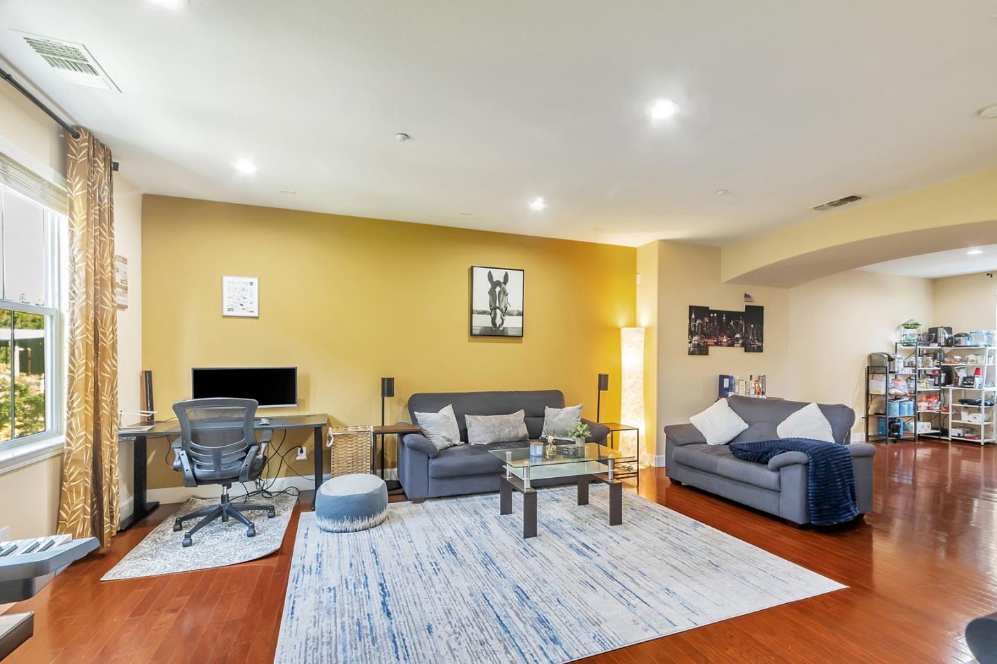 Detail Gallery Image 10 of 46 For 226 Peppermint Tree Ter #2,  Sunnyvale,  CA 94086 - 3 Beds | 3/1 Baths
