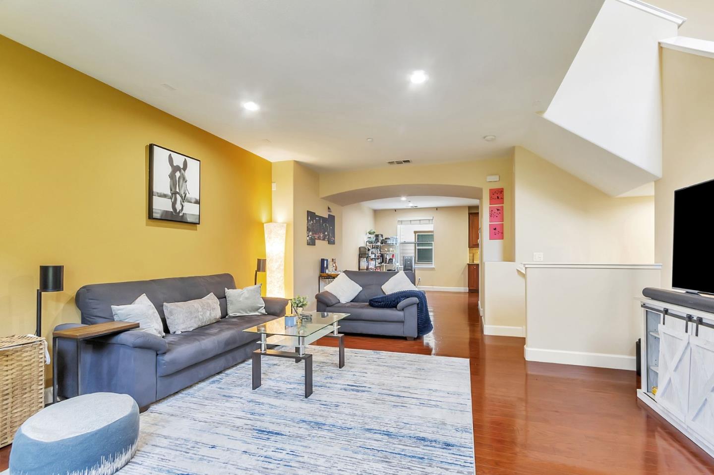 Detail Gallery Image 11 of 46 For 226 Peppermint Tree Ter #2,  Sunnyvale,  CA 94086 - 3 Beds | 3/1 Baths