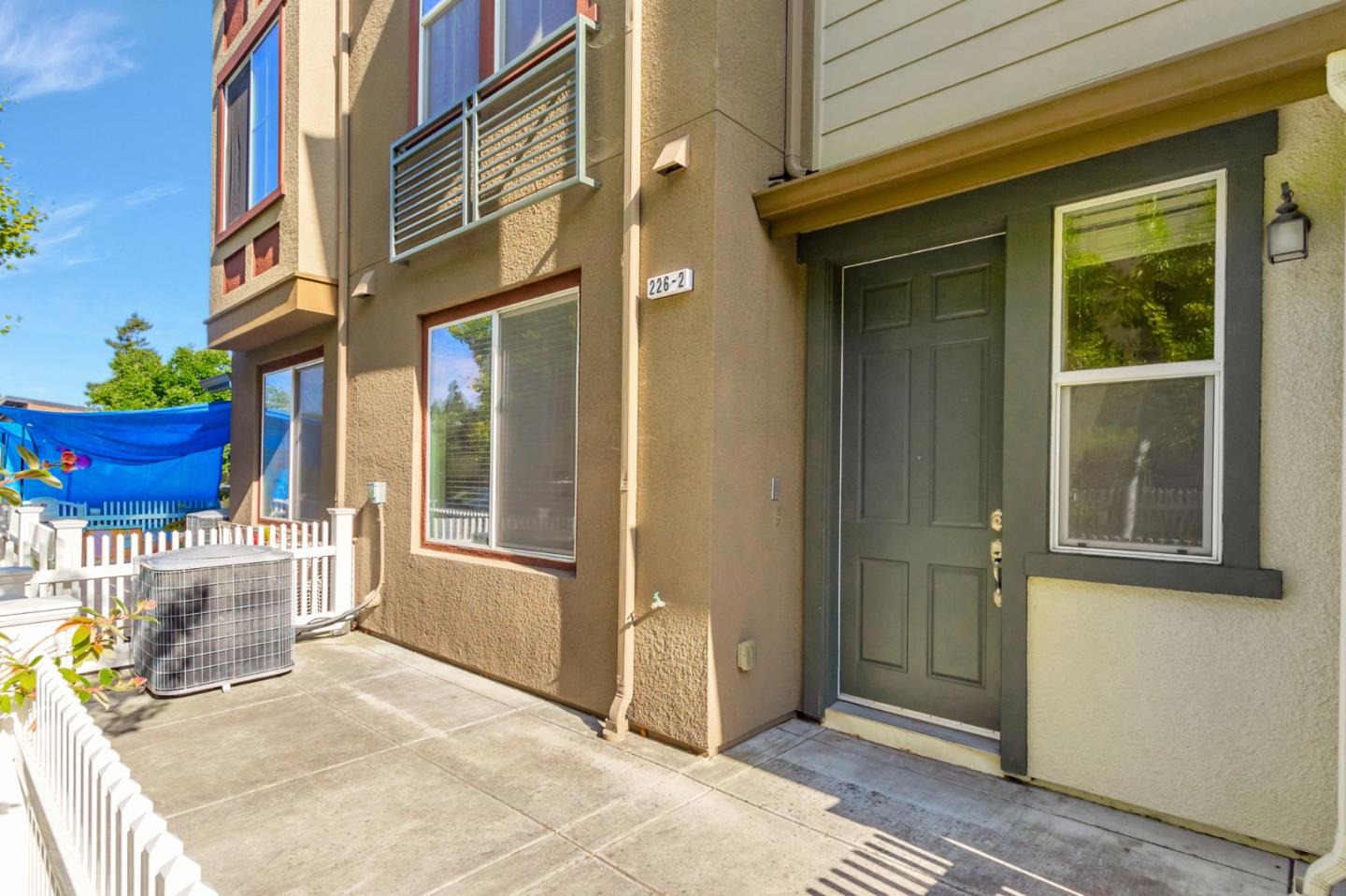 Detail Gallery Image 2 of 46 For 226 Peppermint Tree Ter #2,  Sunnyvale,  CA 94086 - 3 Beds | 3/1 Baths