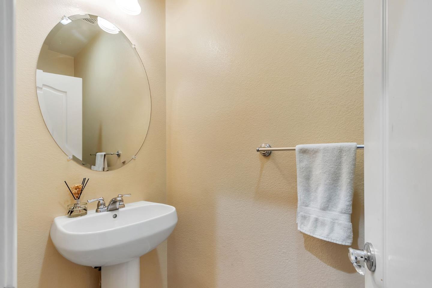 Detail Gallery Image 22 of 46 For 226 Peppermint Tree Ter #2,  Sunnyvale,  CA 94086 - 3 Beds | 3/1 Baths