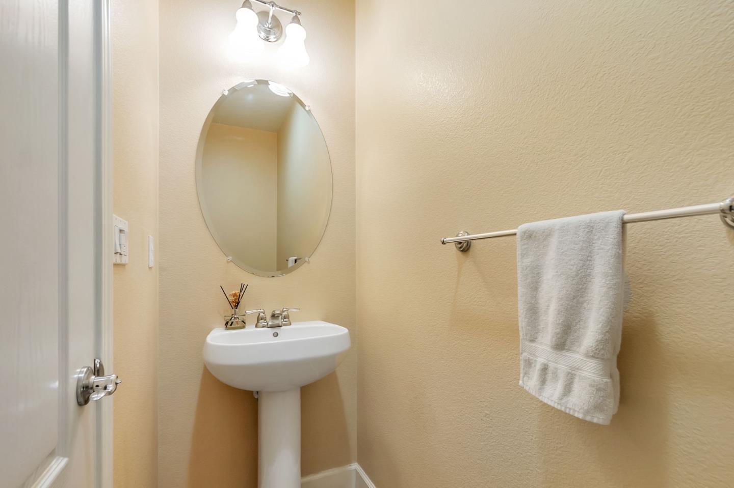 Detail Gallery Image 23 of 46 For 226 Peppermint Tree Ter #2,  Sunnyvale,  CA 94086 - 3 Beds | 3/1 Baths