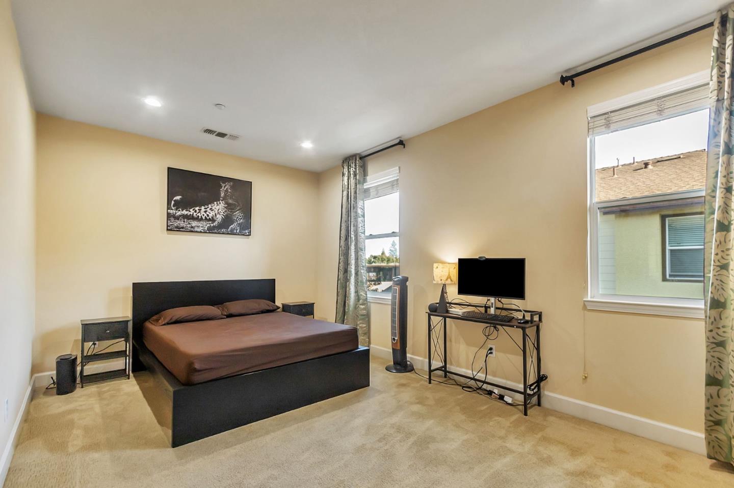 Detail Gallery Image 27 of 46 For 226 Peppermint Tree Ter #2,  Sunnyvale,  CA 94086 - 3 Beds | 3/1 Baths