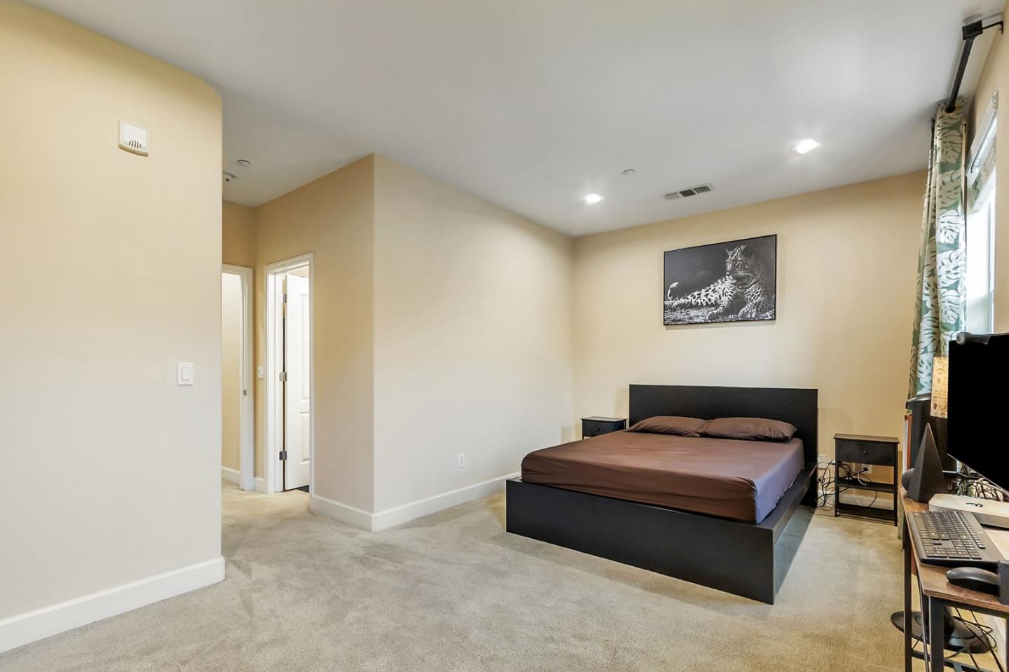 Detail Gallery Image 28 of 46 For 226 Peppermint Tree Ter #2,  Sunnyvale,  CA 94086 - 3 Beds | 3/1 Baths