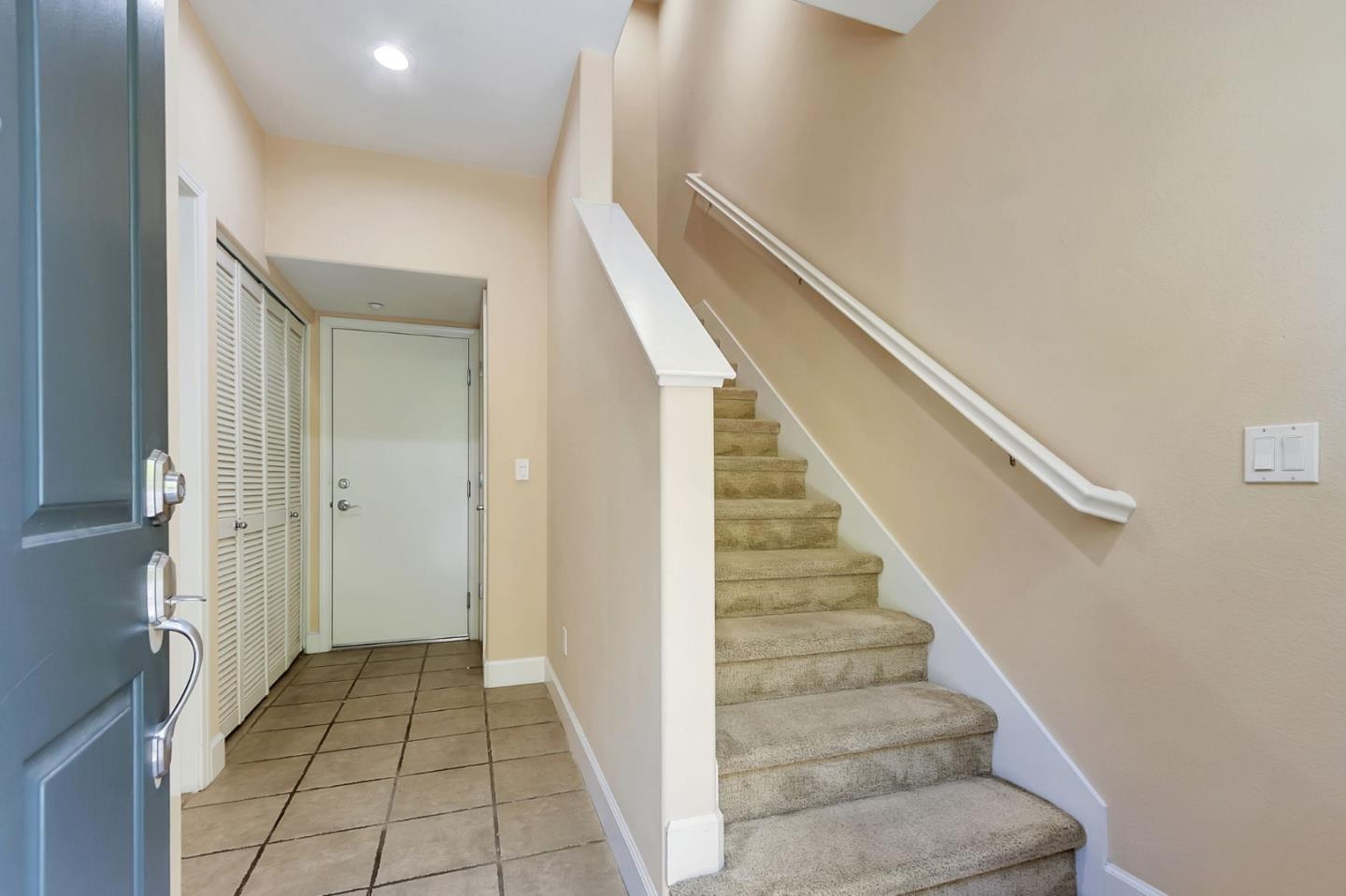 Detail Gallery Image 3 of 46 For 226 Peppermint Tree Ter #2,  Sunnyvale,  CA 94086 - 3 Beds | 3/1 Baths