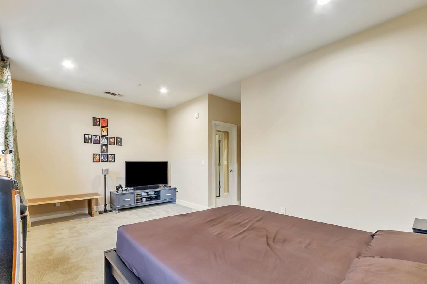 Detail Gallery Image 30 of 46 For 226 Peppermint Tree Ter #2,  Sunnyvale,  CA 94086 - 3 Beds | 3/1 Baths
