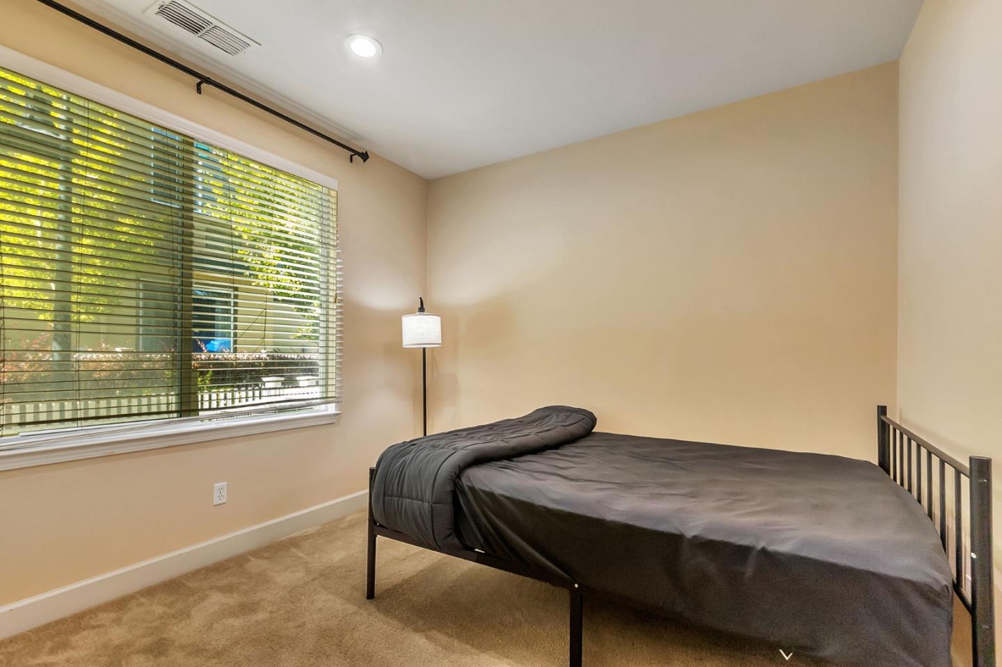 Detail Gallery Image 4 of 46 For 226 Peppermint Tree Ter #2,  Sunnyvale,  CA 94086 - 3 Beds | 3/1 Baths