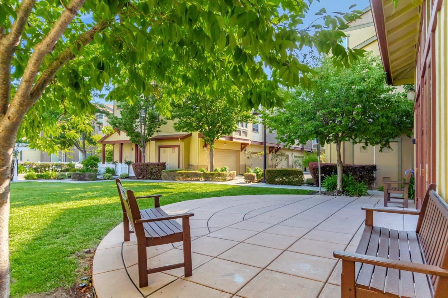 Detail Gallery Image 43 of 46 For 226 Peppermint Tree Ter #2,  Sunnyvale,  CA 94086 - 3 Beds | 3/1 Baths
