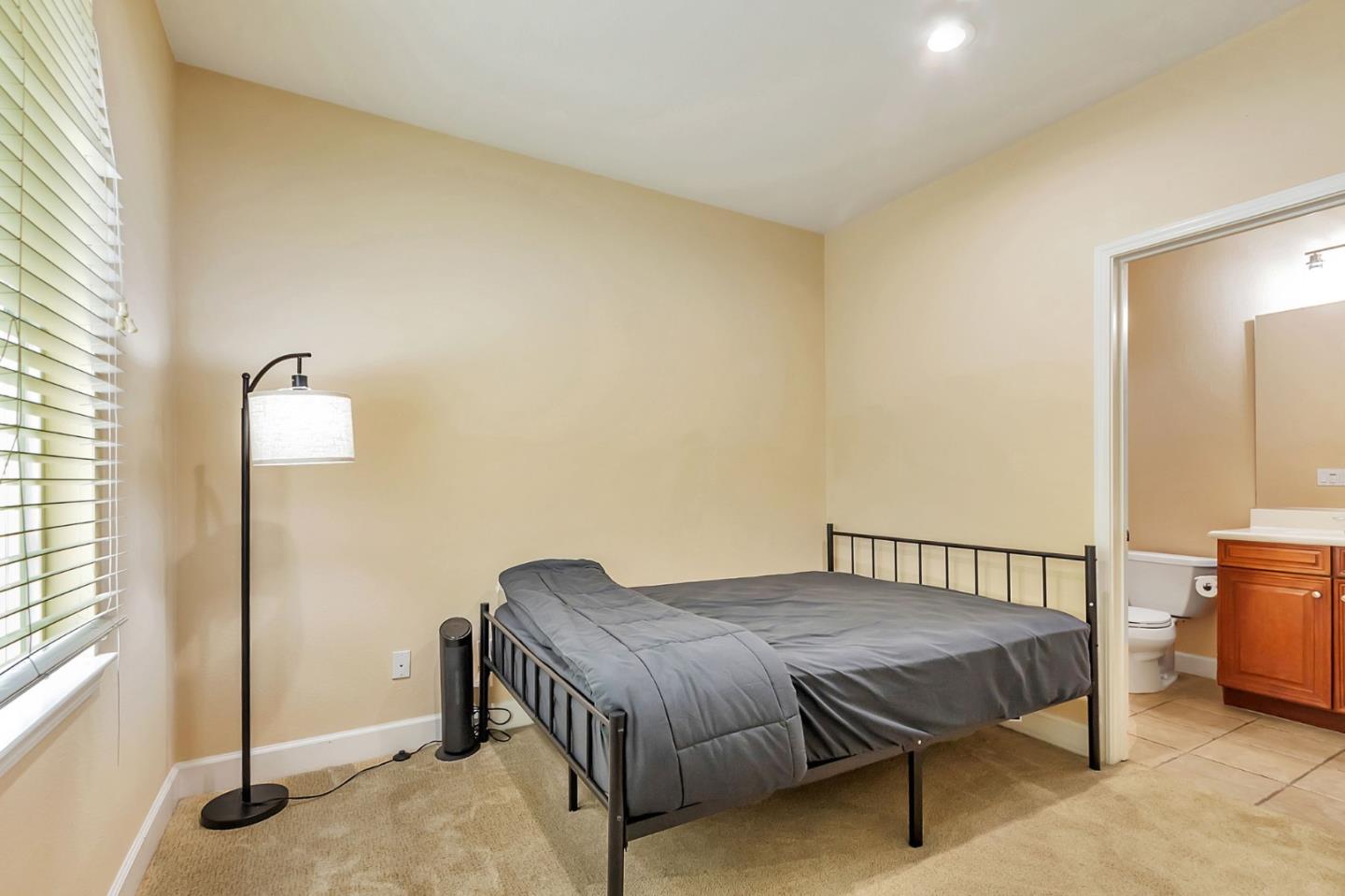 Detail Gallery Image 5 of 46 For 226 Peppermint Tree Ter #2,  Sunnyvale,  CA 94086 - 3 Beds | 3/1 Baths