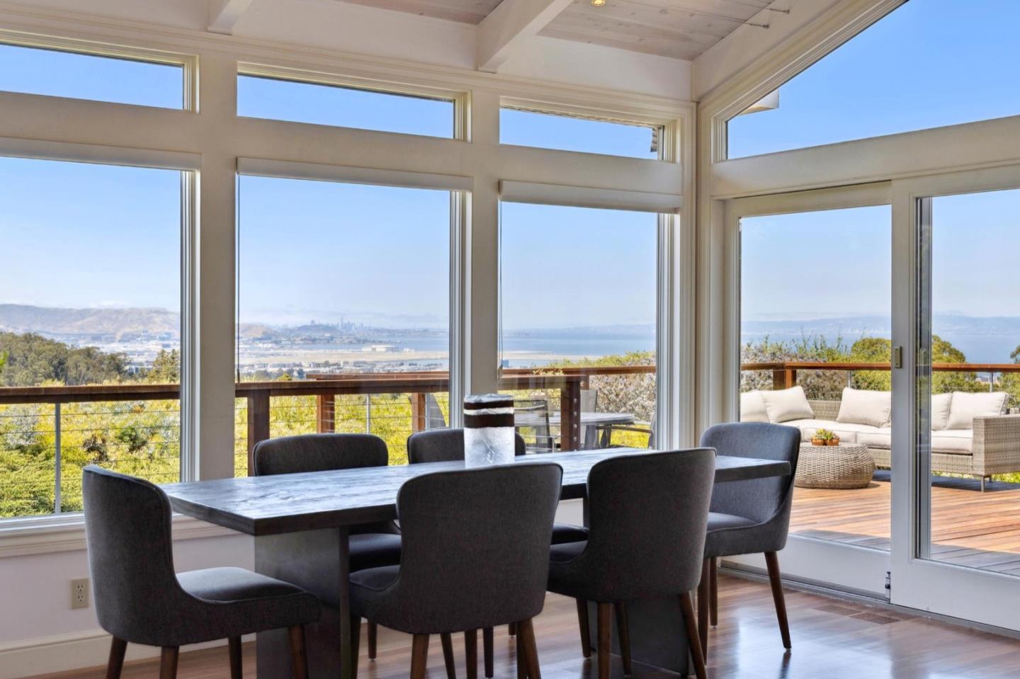 Detail Gallery Image 11 of 34 For 581 Laurent Rd, Hillsborough,  CA 94010 - 4 Beds | 3/1 Baths