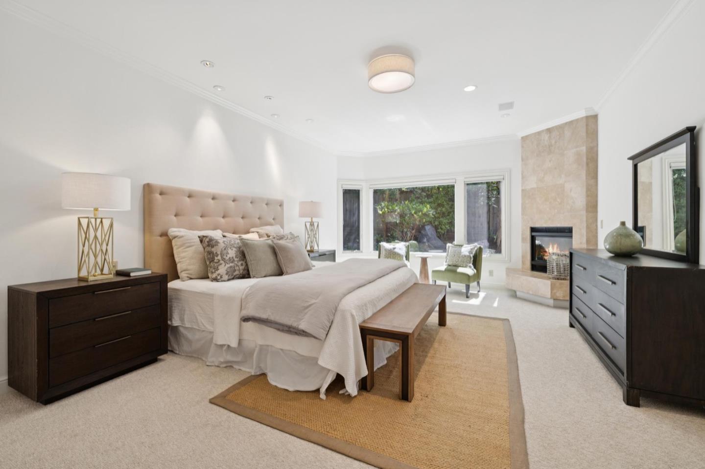 Detail Gallery Image 16 of 34 For 581 Laurent Rd, Hillsborough,  CA 94010 - 4 Beds | 3/1 Baths