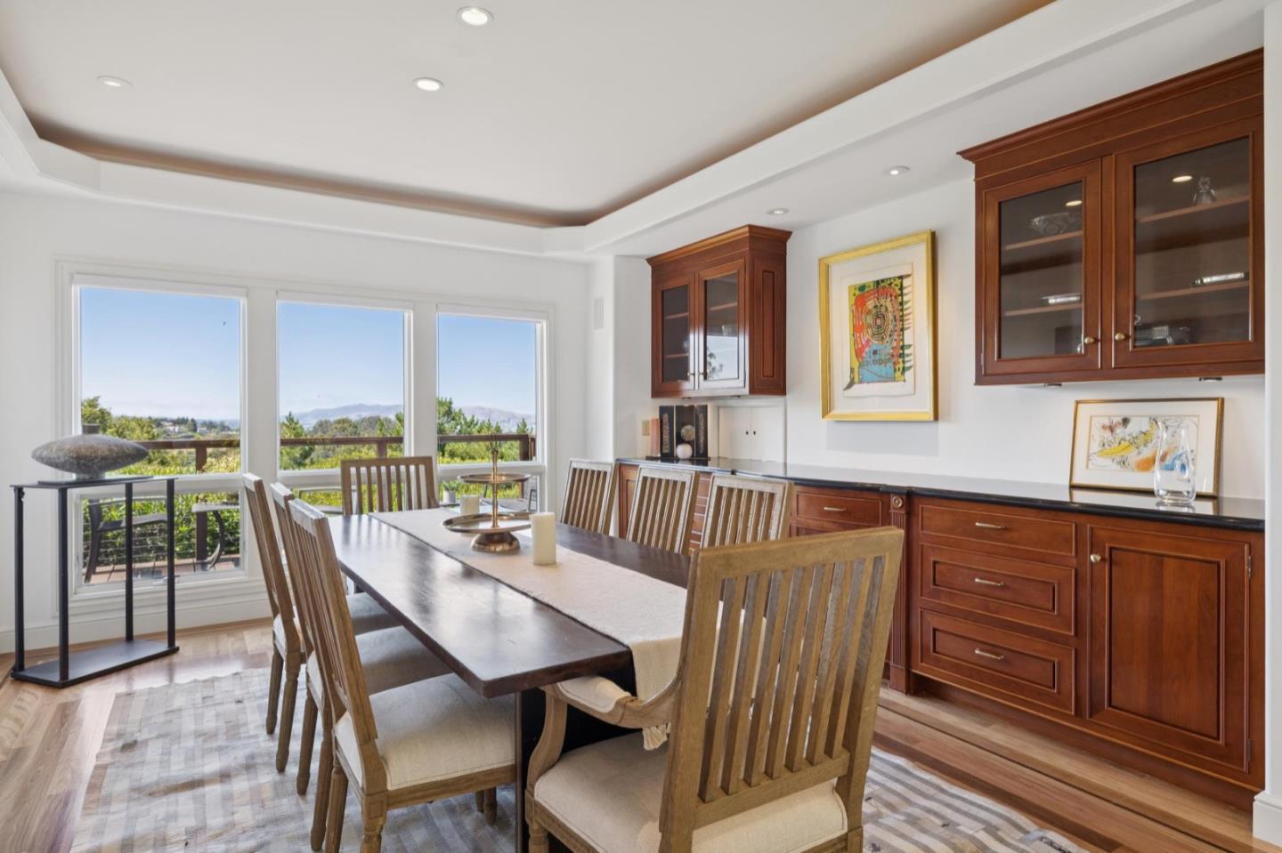 Detail Gallery Image 8 of 34 For 581 Laurent Rd, Hillsborough,  CA 94010 - 4 Beds | 3/1 Baths
