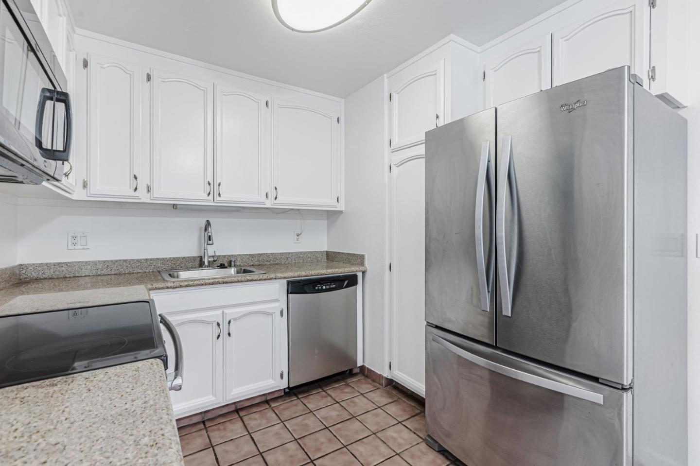 Detail Gallery Image 5 of 22 For 5104 Westmont Ave #6,  San Jose,  CA 95130 - 2 Beds | 2/1 Baths