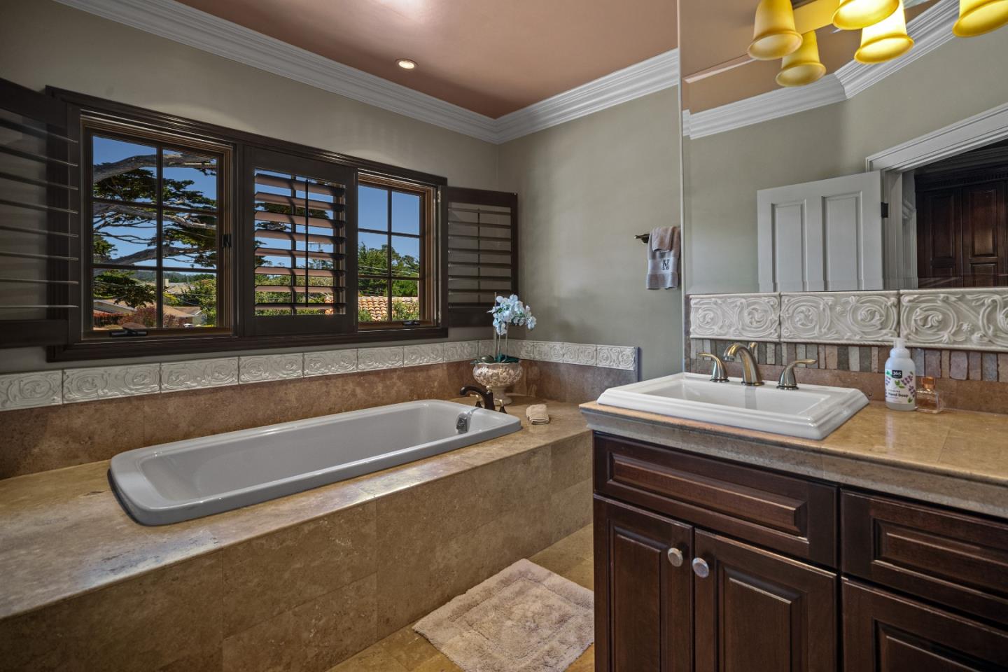 Detail Gallery Image 19 of 42 For 3017 Cormorant Rd, Pebble Beach,  CA 93953 - 4 Beds | 4/1 Baths