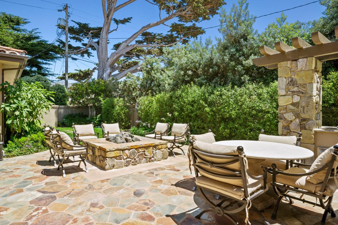 Detail Gallery Image 36 of 42 For 3017 Cormorant Rd, Pebble Beach,  CA 93953 - 4 Beds | 4/1 Baths