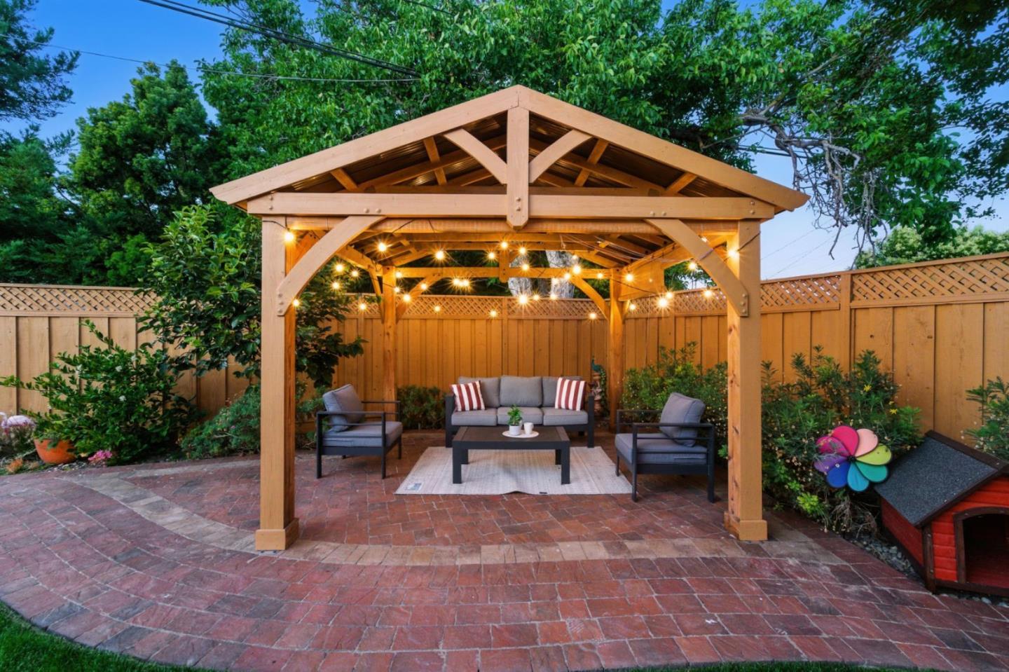 Detail Gallery Image 27 of 31 For 689 Robin Dr, Santa Clara,  CA 95050 - 4 Beds | 3 Baths