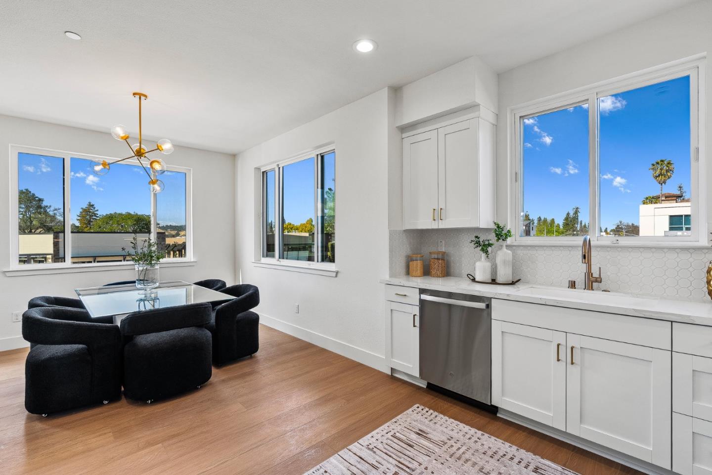 Detail Gallery Image 12 of 25 For 927 Woodside Rd, Redwood City,  CA 94061 - 4 Beds | 2/1 Baths
