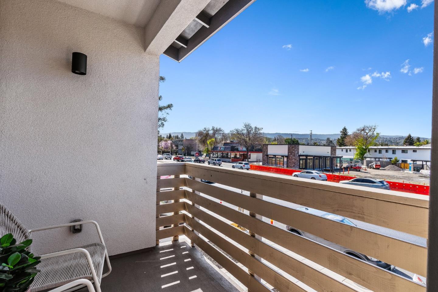 Detail Gallery Image 14 of 25 For 927 Woodside Rd, Redwood City,  CA 94061 - 4 Beds | 2/1 Baths