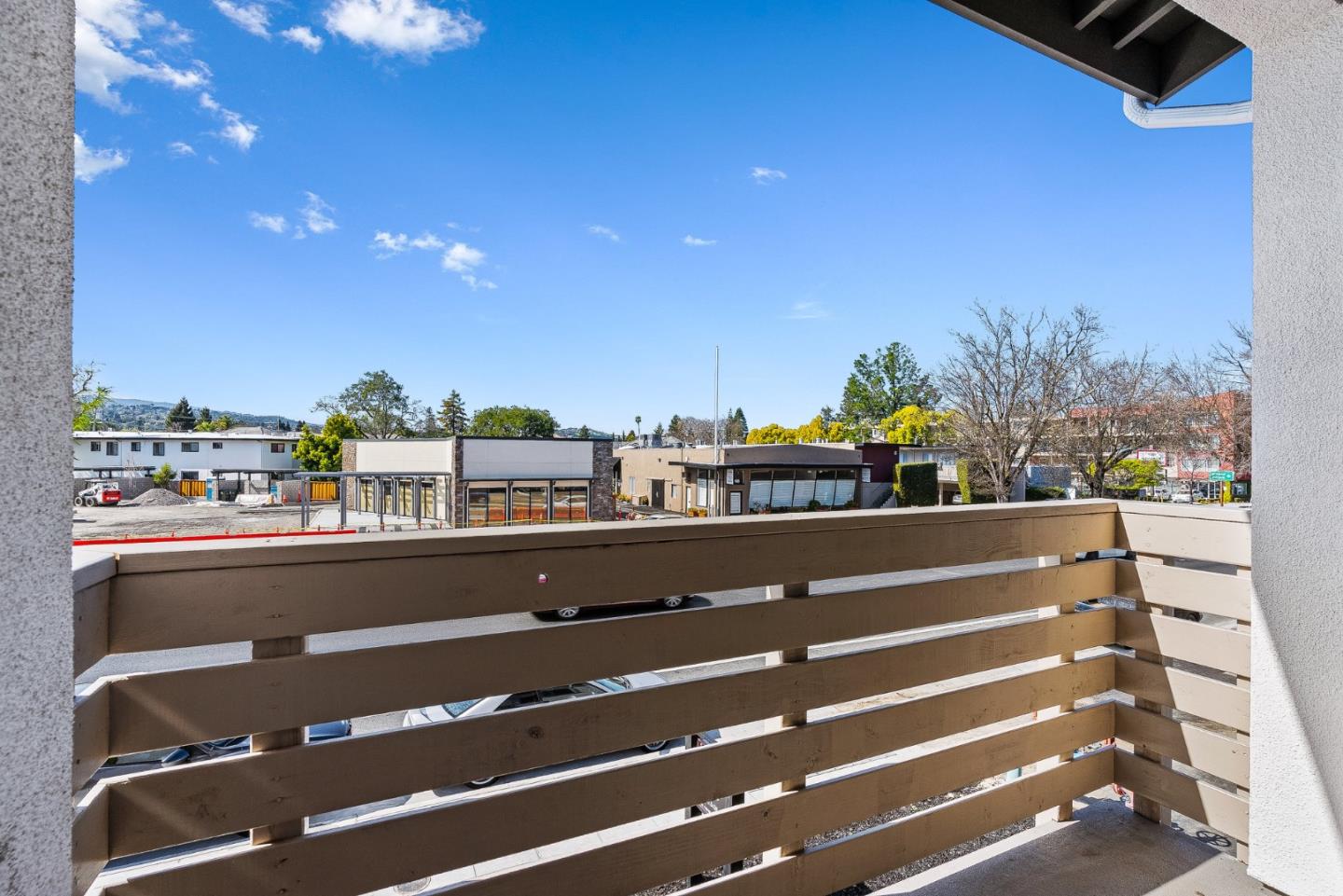 Detail Gallery Image 15 of 25 For 927 Woodside Rd, Redwood City,  CA 94061 - 4 Beds | 2/1 Baths