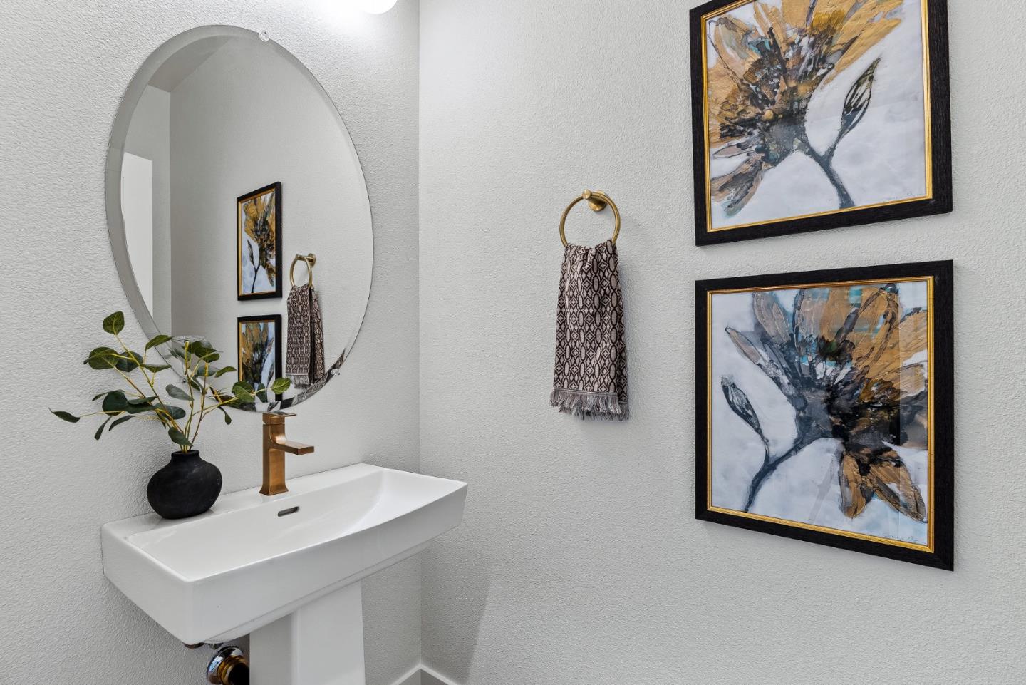 Detail Gallery Image 17 of 25 For 927 Woodside Rd, Redwood City,  CA 94061 - 4 Beds | 2/1 Baths