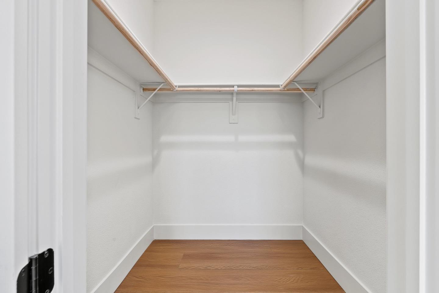 Detail Gallery Image 19 of 25 For 927 Woodside Rd, Redwood City,  CA 94061 - 4 Beds | 2/1 Baths