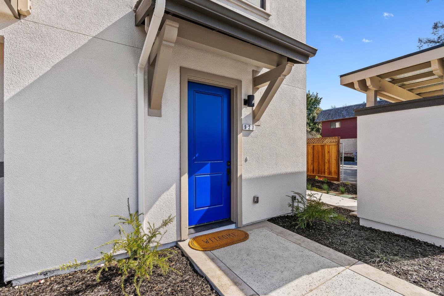 Detail Gallery Image 2 of 25 For 927 Woodside Rd, Redwood City,  CA 94061 - 4 Beds | 2/1 Baths