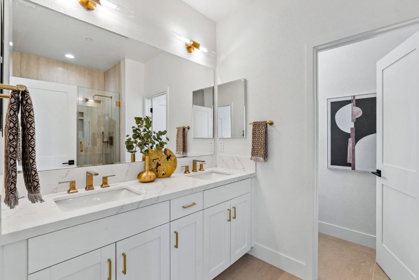 Detail Gallery Image 22 of 25 For 927 Woodside Rd, Redwood City,  CA 94061 - 4 Beds | 2/1 Baths