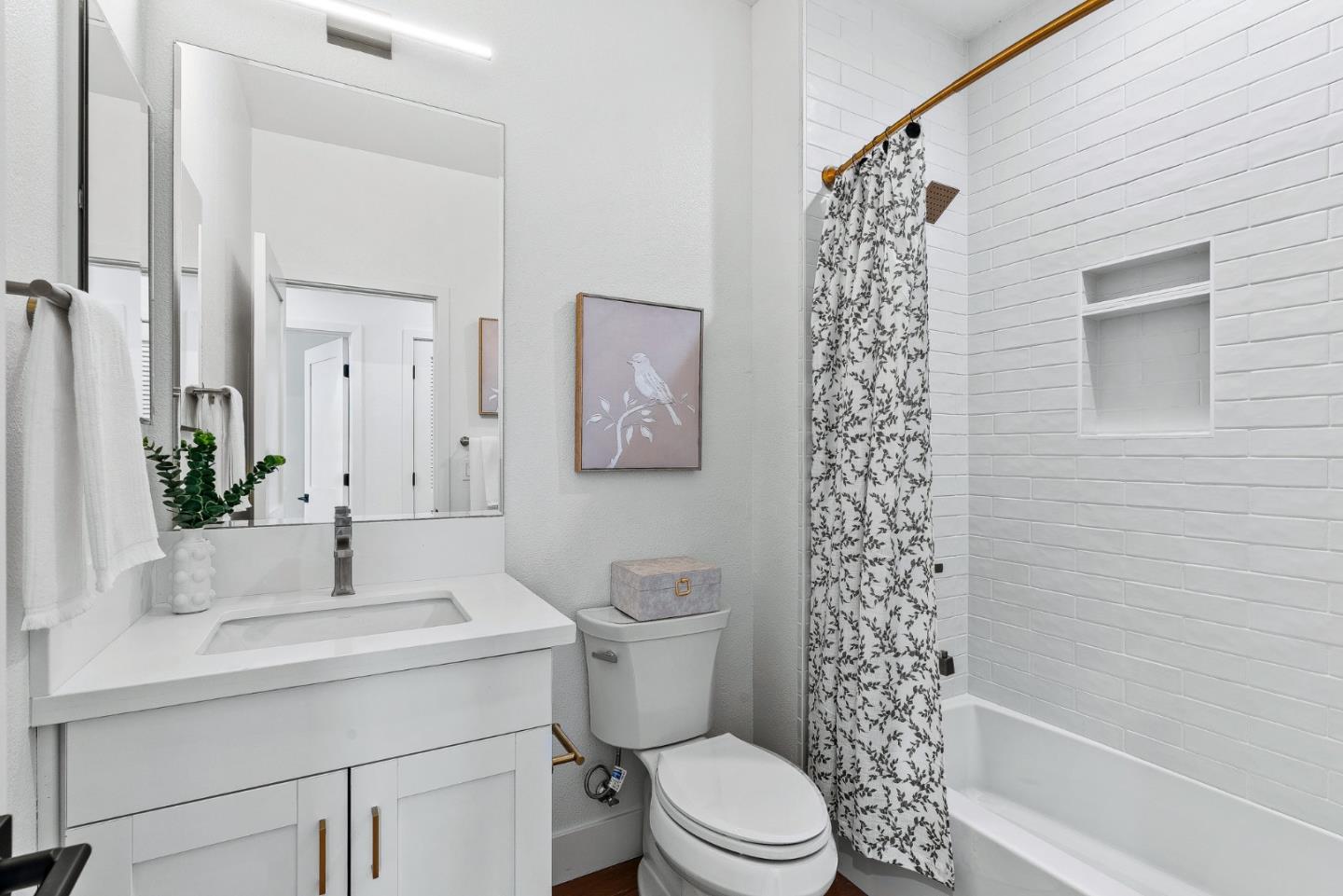 Detail Gallery Image 23 of 25 For 927 Woodside Rd, Redwood City,  CA 94061 - 4 Beds | 2/1 Baths