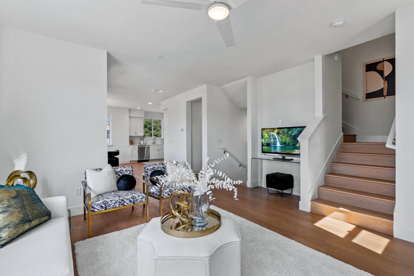 Detail Gallery Image 6 of 25 For 927 Woodside Rd, Redwood City,  CA 94061 - 4 Beds | 2/1 Baths