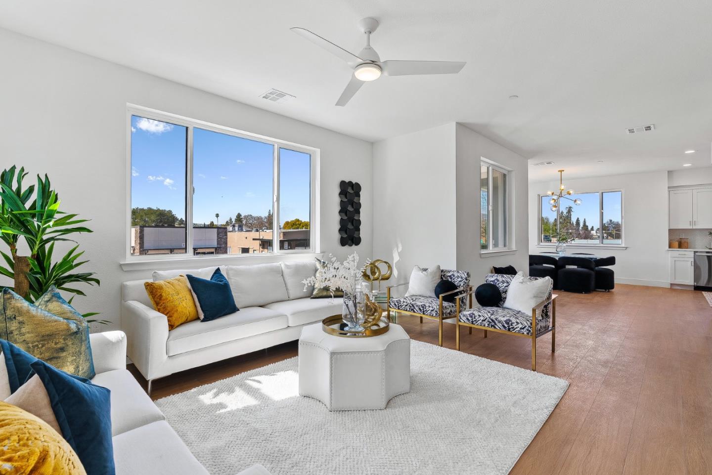 Detail Gallery Image 7 of 25 For 927 Woodside Rd, Redwood City,  CA 94061 - 4 Beds | 2/1 Baths