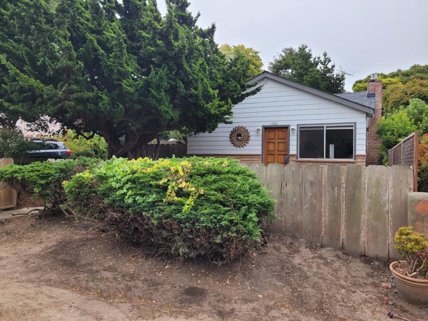 Detail Gallery Image 2 of 31 For 1201 David Ave, Pacific Grove,  CA 93950 - 3 Beds | 2 Baths