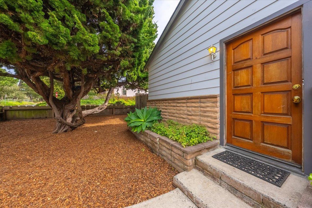 Detail Gallery Image 4 of 31 For 1201 David Ave, Pacific Grove,  CA 93950 - 3 Beds | 2 Baths