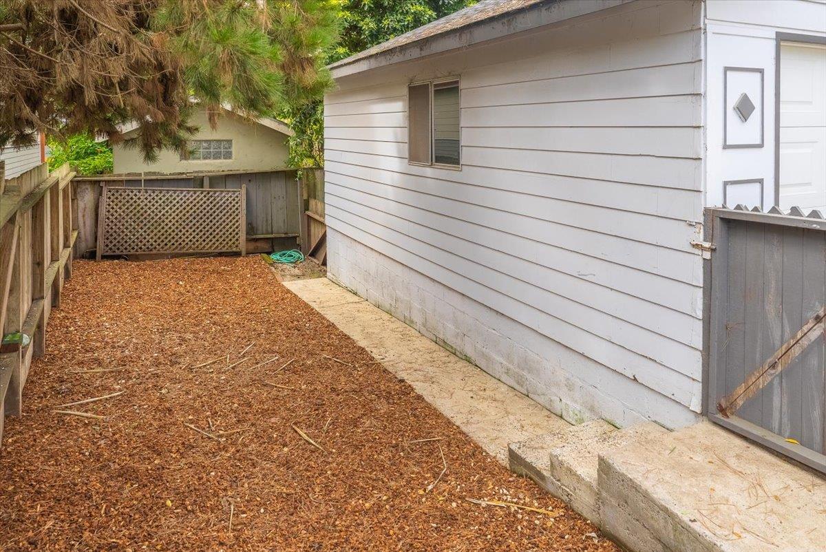 Detail Gallery Image 9 of 31 For 1201 David Ave, Pacific Grove,  CA 93950 - 3 Beds | 2 Baths