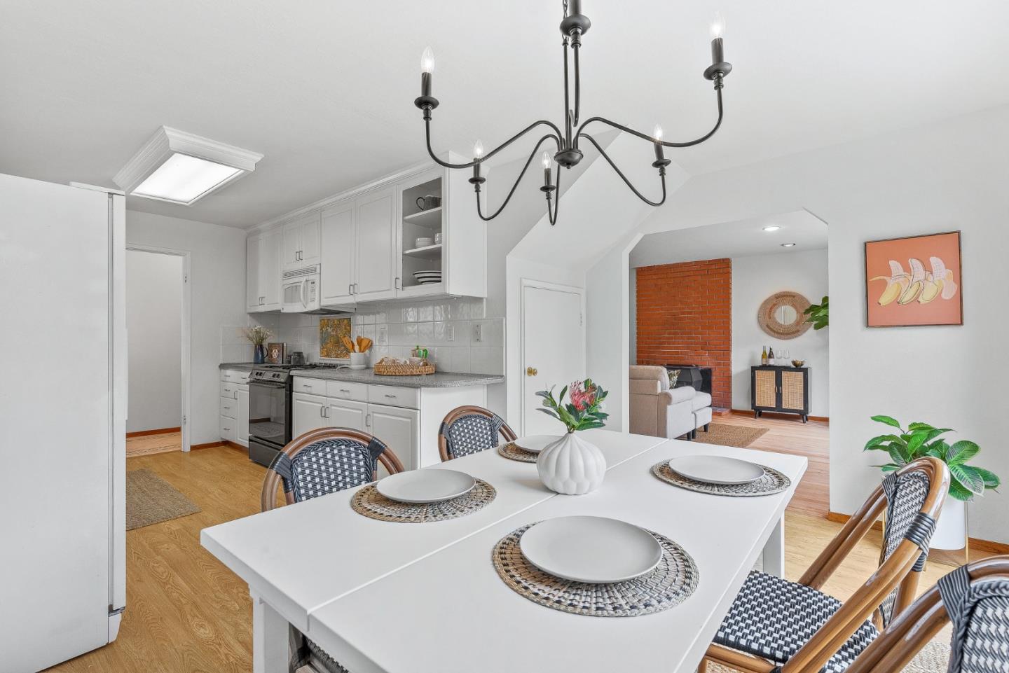 Detail Gallery Image 11 of 49 For 150 Sir Francis Ct, Capitola,  CA 95010 - 4 Beds | 4 Baths