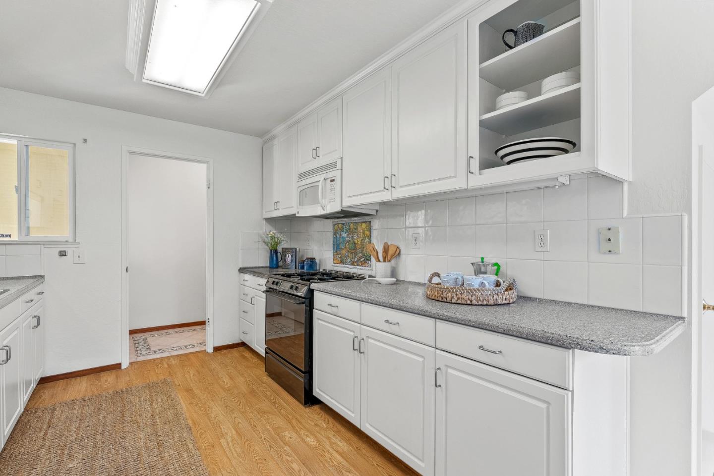 Detail Gallery Image 16 of 49 For 150 Sir Francis Ct, Capitola,  CA 95010 - 4 Beds | 4 Baths