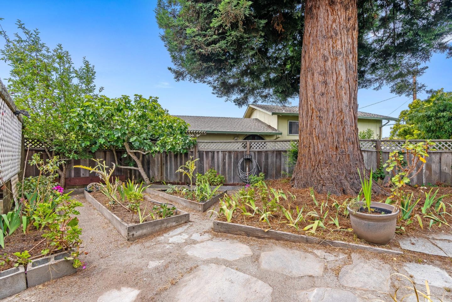 Detail Gallery Image 38 of 49 For 150 Sir Francis Ct, Capitola,  CA 95010 - 4 Beds | 4 Baths
