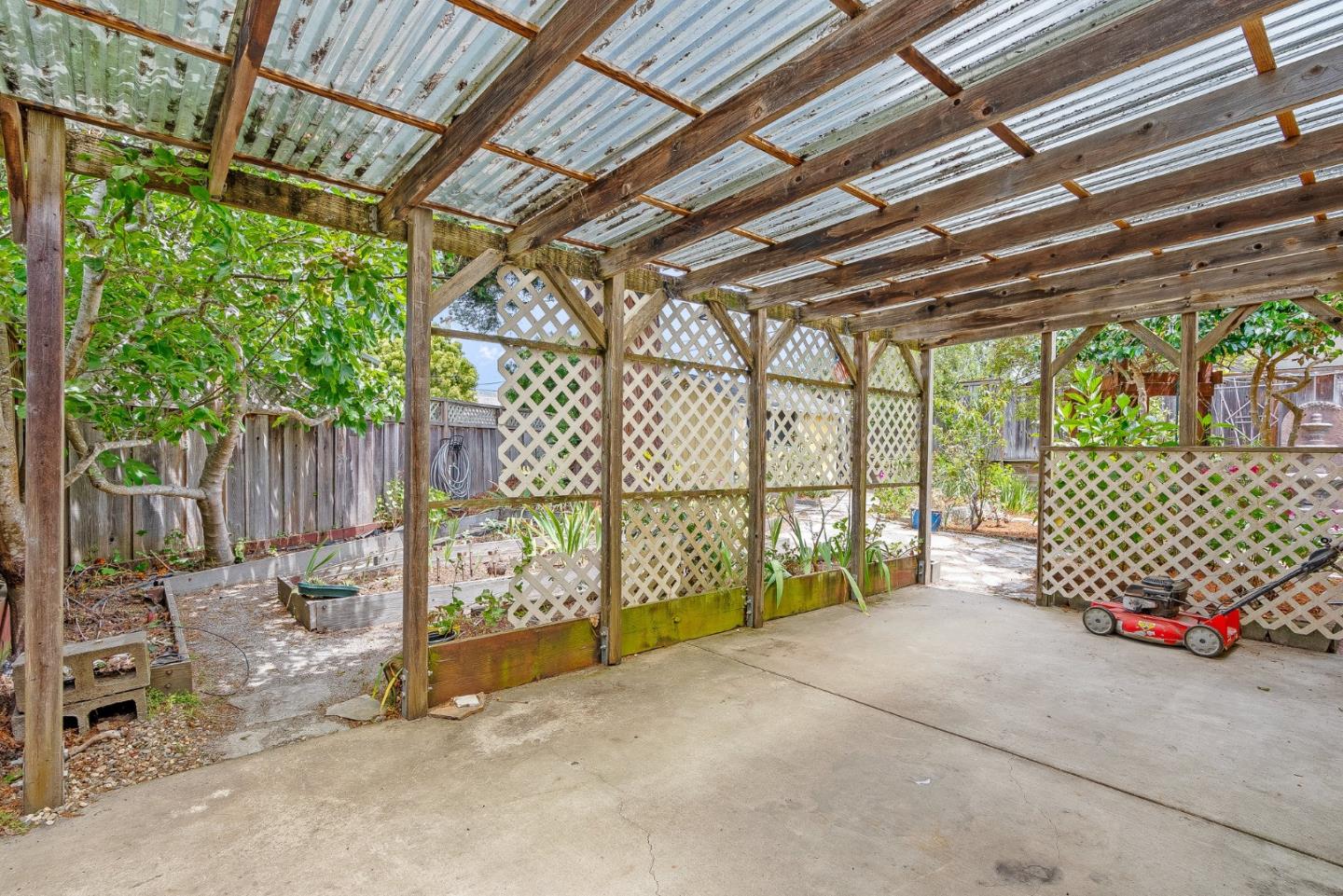 Detail Gallery Image 40 of 49 For 150 Sir Francis Ct, Capitola,  CA 95010 - 4 Beds | 4 Baths